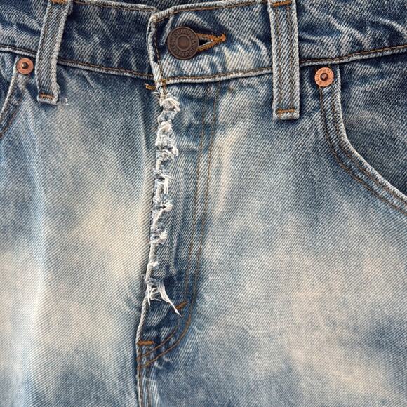 Vintage Levi’s 550 Distressed Cutoff Denim Jean Shorts - Picture 6 of 6